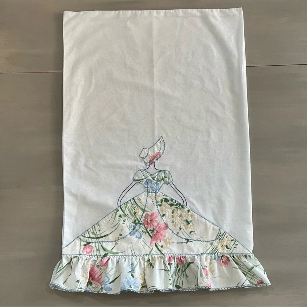 Vintage Handmade Appliqué Pillowcases Set